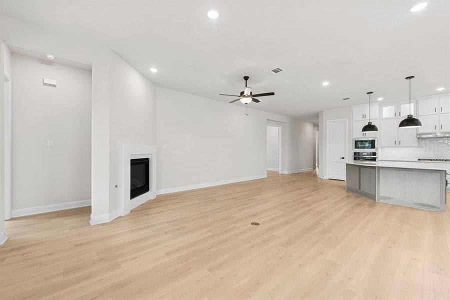 Spacious, unfurnished interior of a new home in South Pointe Cottage Series, Mansfield (Image 21). Spacious, unfurnished interior of a new home in South Pointe Cottage Series, Mansfield (Image 21).