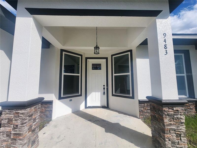 Exterior details and patio area of a home in , Dunnellon (Image 22).