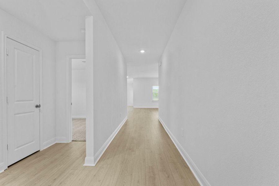 Spacious, unfurnished interior of a new home in Riverview, Georgetown (Image 13).
