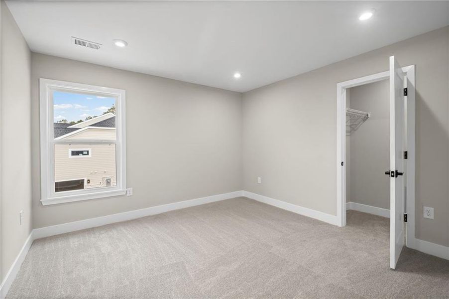Spacious, unfurnished interior of a new home in Governor’s Preserve, Canton (Image 21).