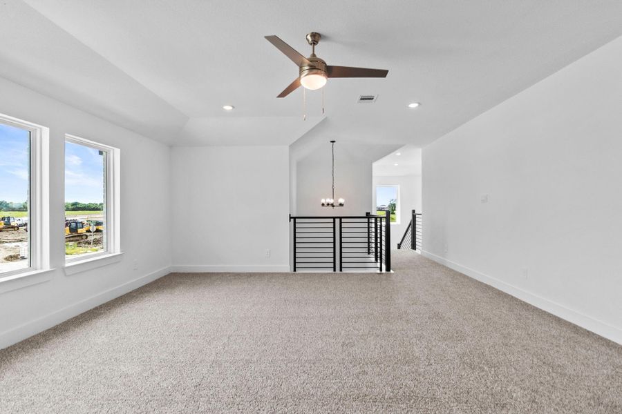 Spacious, unfurnished interior of a new home in Riverside Estates, Mont Belvieu (Image 32).