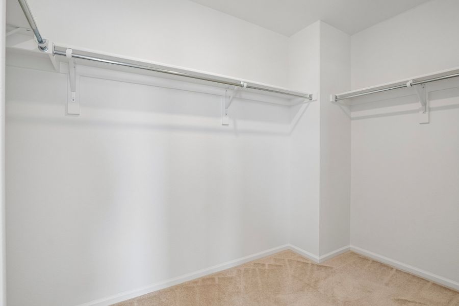 Spacious, unfurnished interior of a new home in The Cottages Collection at Ridgeline Vista, Brighton (Image 18).