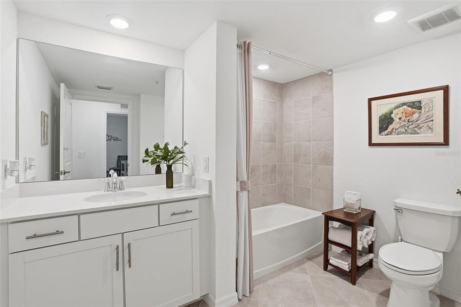 Furnished interior view inside a new home in , Punta Gorda (Image 33).