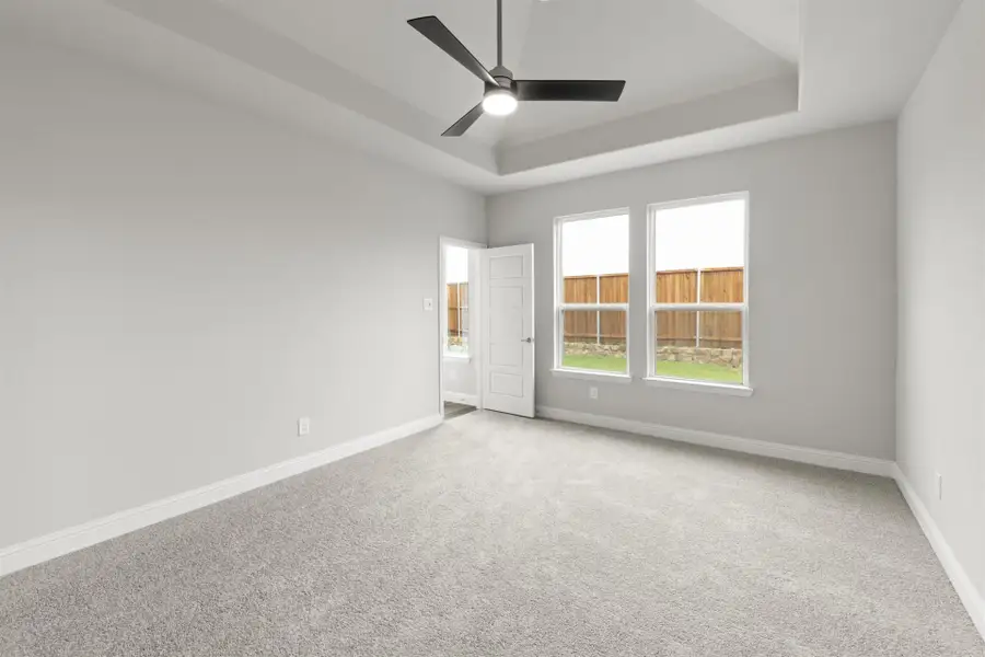 Representative unfurnished interior of a home built from the Fairmont by Pacesetter Homes in Sutton Fields, Celina (Image 15).