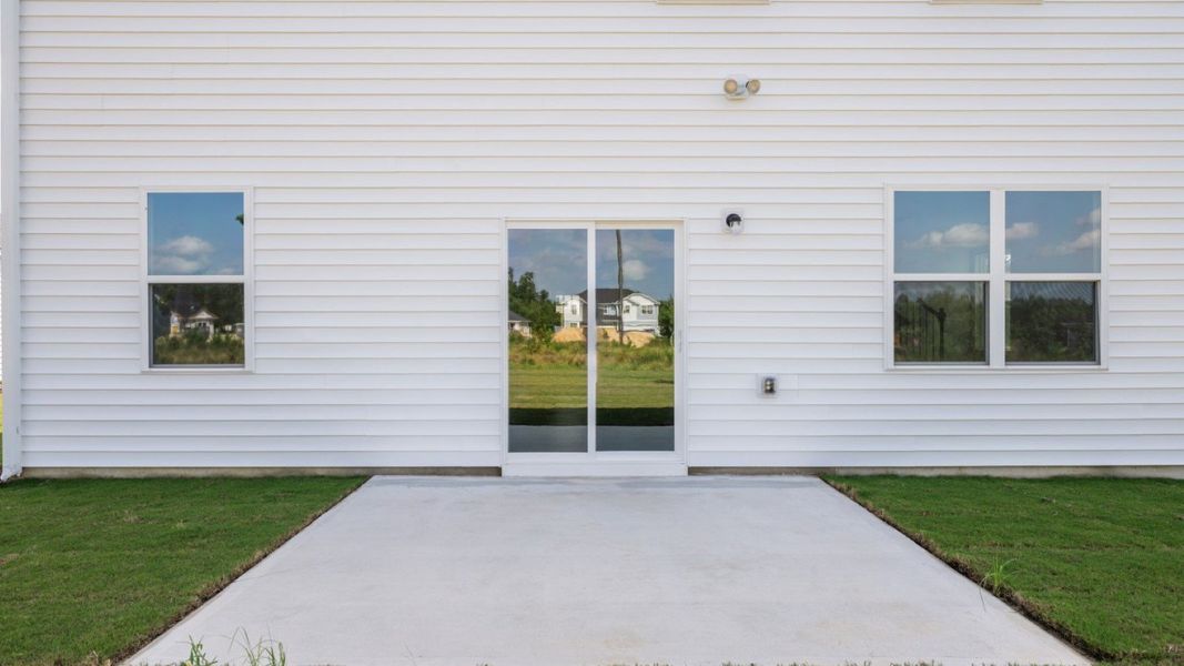 Front exterior of a new home in West New Bern, New Bern, NC, highlighting curb appeal (Image 16).