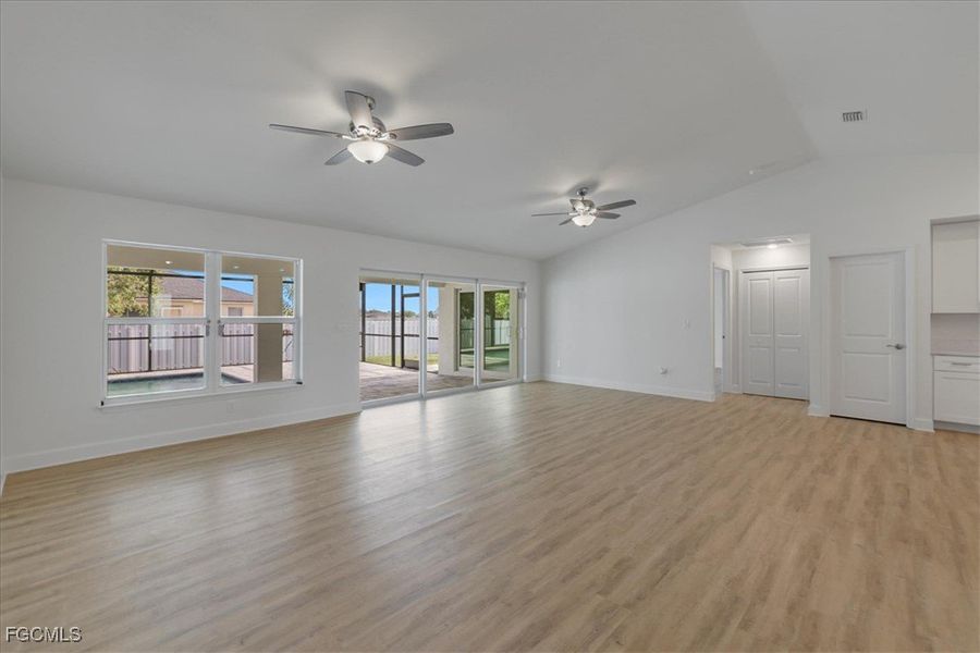 Spacious, unfurnished interior of a new home in Cape Coral, Cape Coral (Image 15).