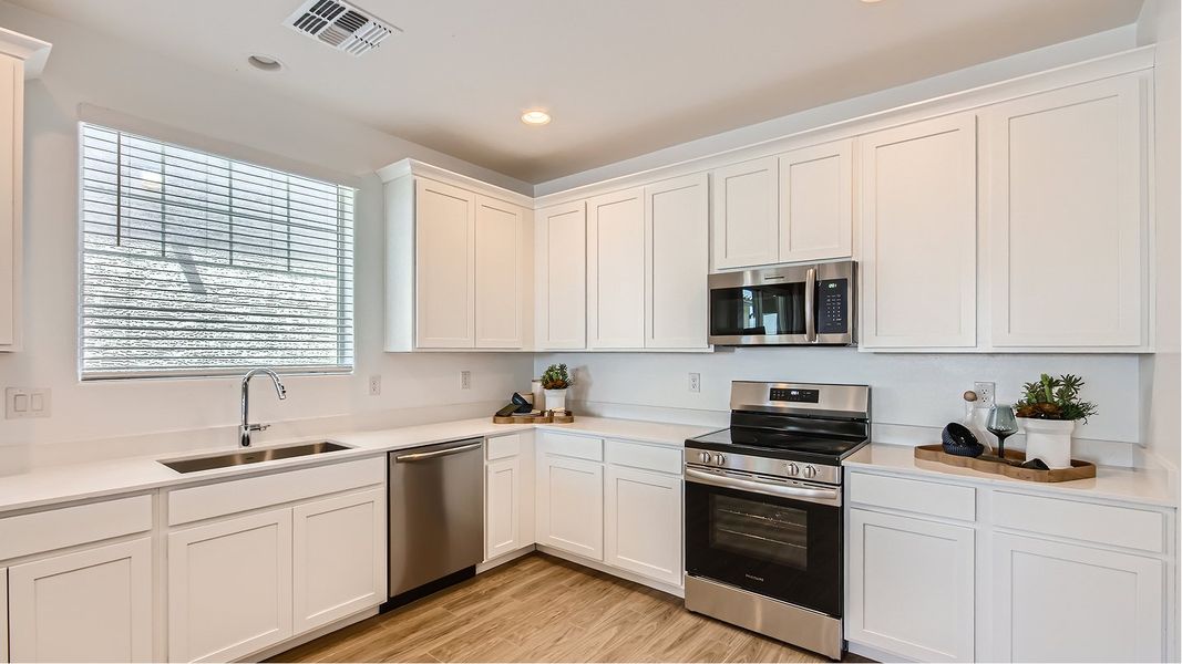 2020 Windsor Kitchen 3of3 F1 Base2 2020 Windsor Kitchen 3of3 F1 Base2