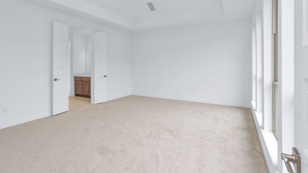 Spacious, unfurnished interior of a new home in Riceland, Mont Belvieu (Image 14).