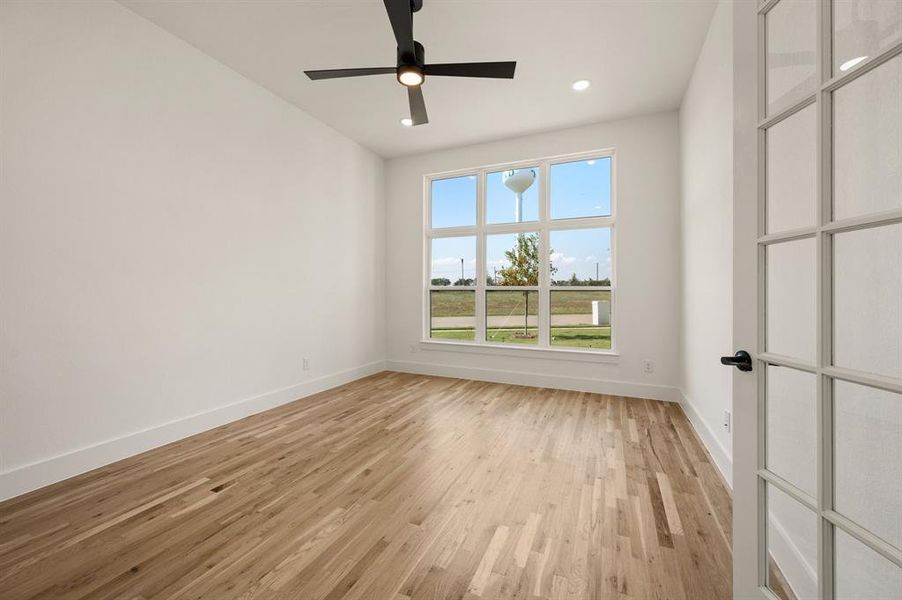 Spacious, unfurnished interior of a new home in Highland Oaks, Boyd (Image 31). Spacious, unfurnished interior of a new home in Highland Oaks, Boyd (Image 31).