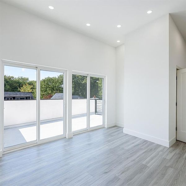 Spacious, unfurnished interior of a new home in , Atlanta (Image 17).