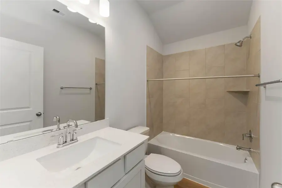 Furnished interior view inside a new home in Sunrise Cove, Texas City (Image 7).