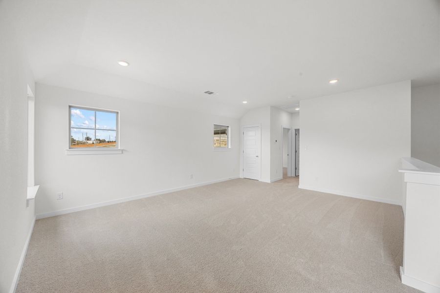 Spacious, unfurnished interior of a new home in Prairie Winds, Hutto (Image 28).