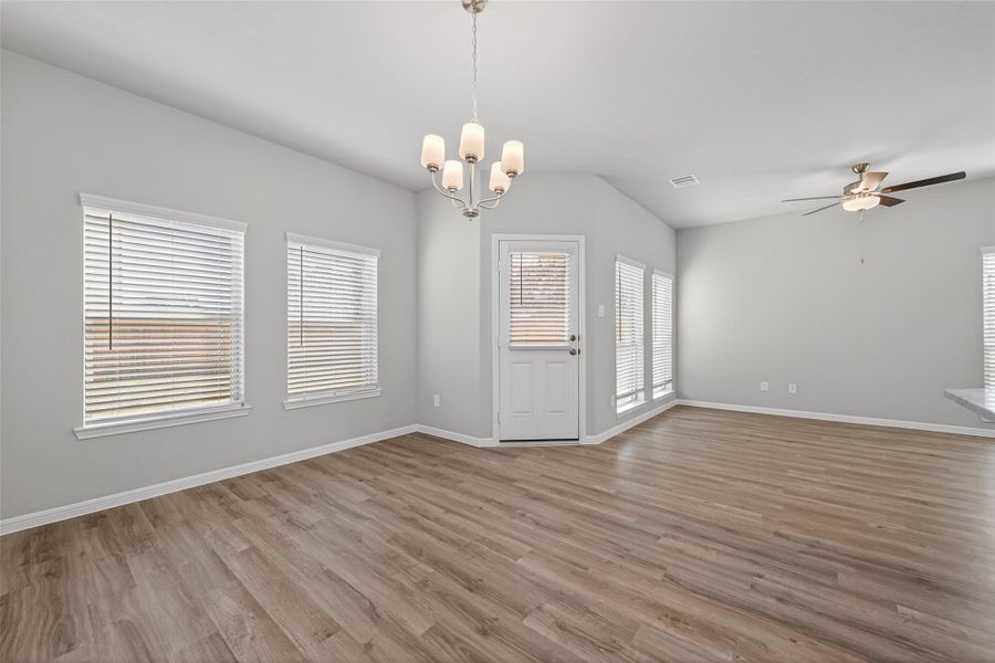 Spacious, unfurnished interior of a new home in Woodland Lakes, Houston (Image 27).