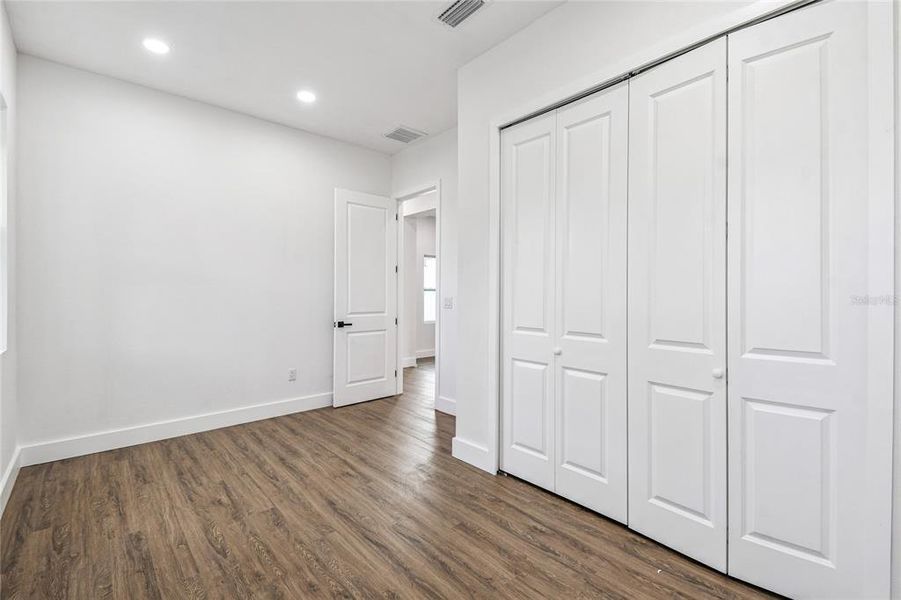 Spacious, unfurnished interior of a new home in , Spring Hill (Image 31).