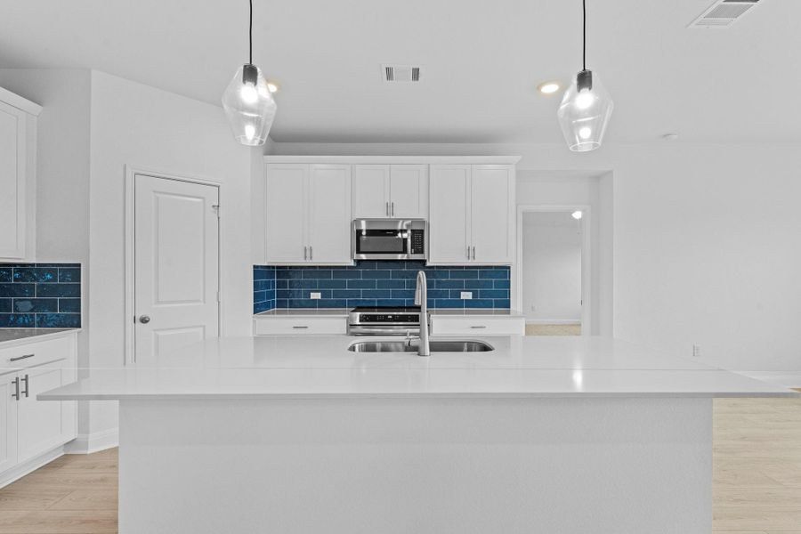 Furnished interior view inside a new home in Riverview, Georgetown (Image 9).