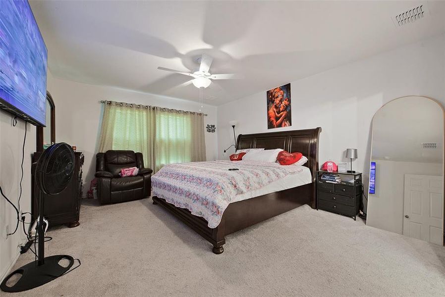 Furnished interior view inside a new home in Newberry Point, Fort Worth (Image 27). Furnished interior view inside a new home in Newberry Point, Fort Worth (Image 27).