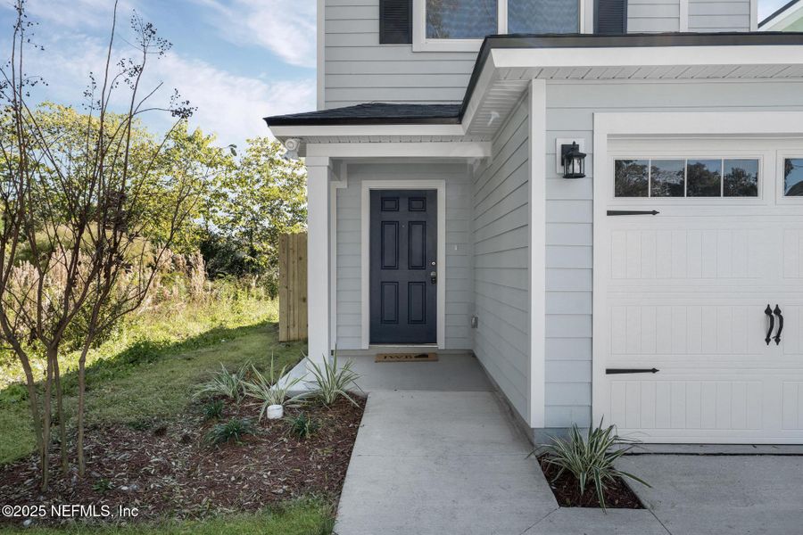 Exterior details and patio area of a home in , Jacksonville (Image 3).