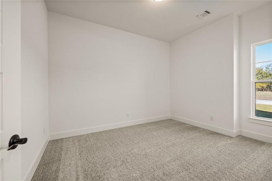 Spacious, unfurnished interior of a new home in Rolling Creek Ranch, Aledo (Image 30).