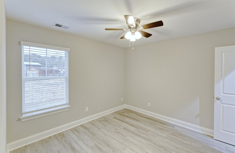 Spacious, unfurnished interior of a new home in , Summerville (Image 37).