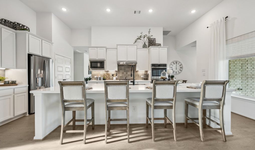 Spectacular kitchen with high ceilings