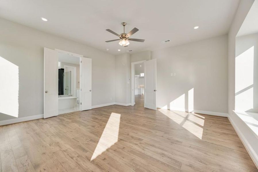 Spacious, unfurnished interior of a new home in Park Trails, Forney (Image 28). Spacious, unfurnished interior of a new home in Park Trails, Forney (Image 28).