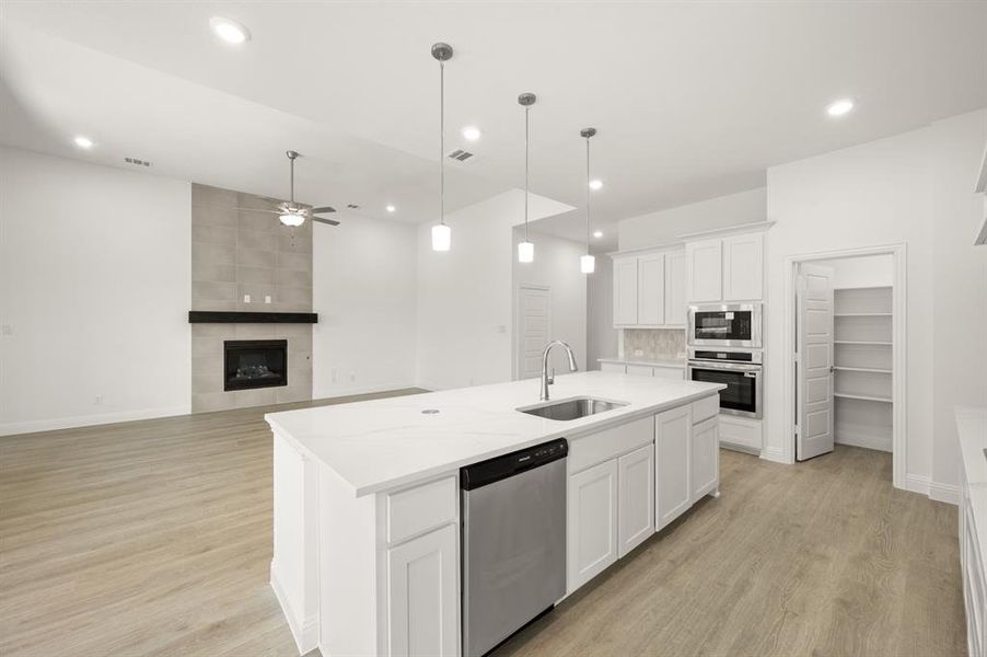 4304 Knight- Kitchen-4