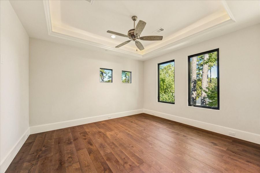 Spacious, unfurnished interior of a new home in , Houston (Image 37).