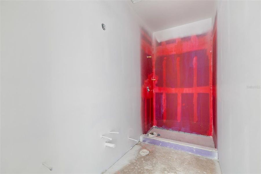 Spacious, unfurnished interior of a new home in , Tampa (Image 26).