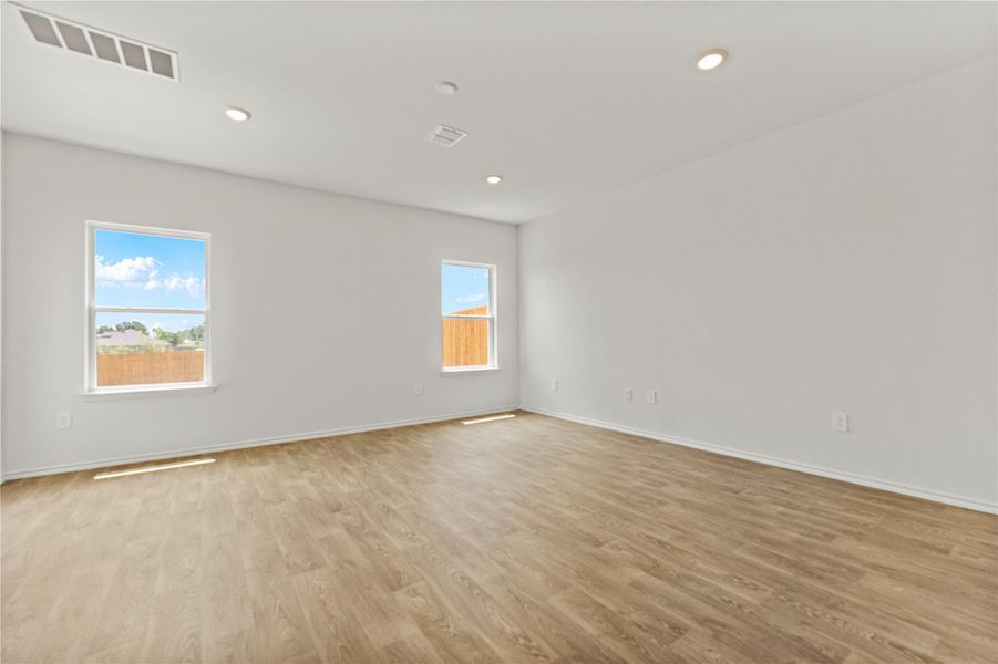 Spacious, unfurnished interior of a new home in Palomino, Manor (Image 25).
