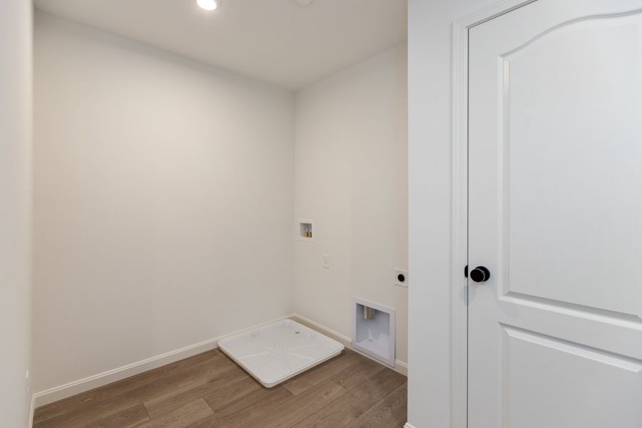 Representative unfurnished interior of a home built from the Grayson by Fischer Homes in Leeland Farms, Fuquay Varina (Image 17).