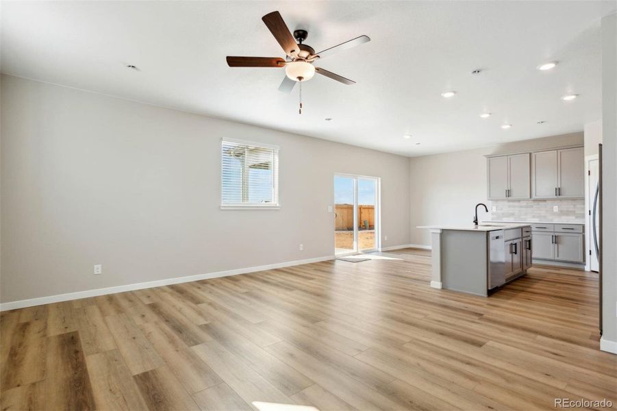 Spacious, unfurnished interior of a new home in Second Creek Farm, Commerce City (Image 11).