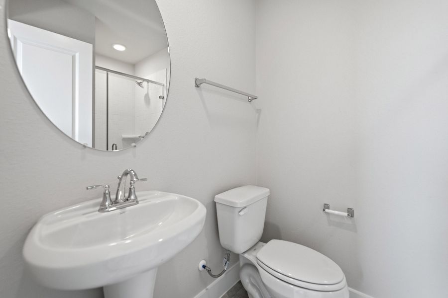 Furnished interior view inside a new home in Ashland, Angleton (Image 15).
