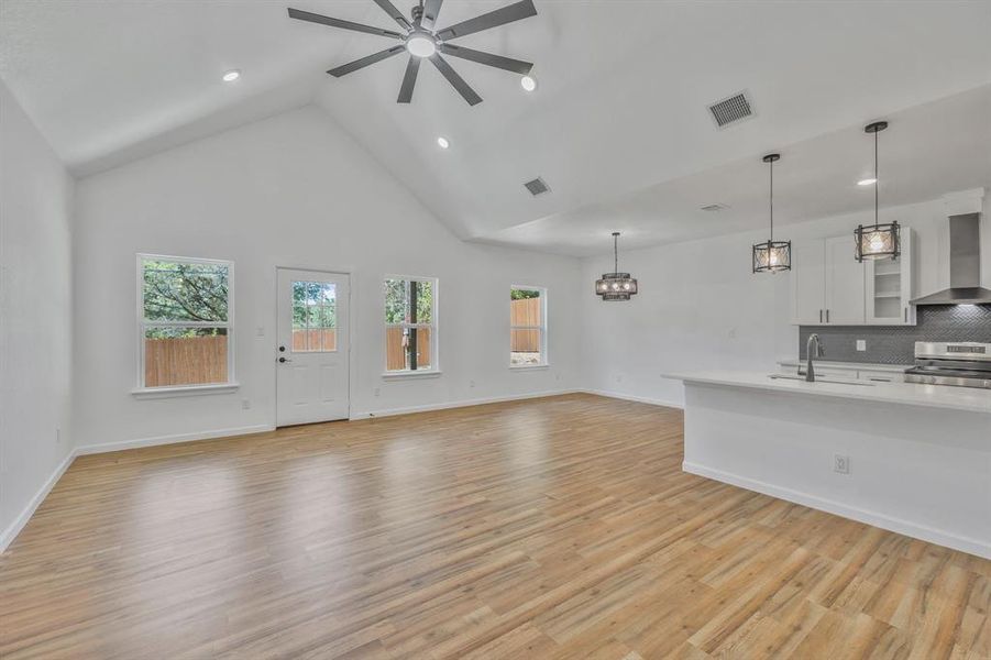 Spacious, unfurnished interior of a new home in , Granbury (Image 13). Spacious, unfurnished interior of a new home in , Granbury (Image 13).
