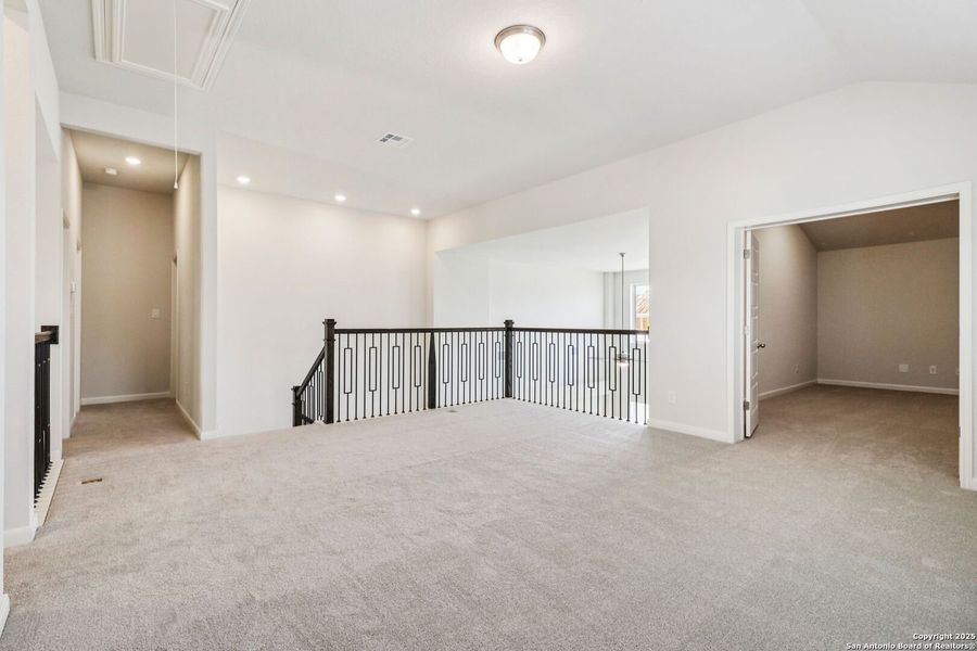 Spacious, unfurnished interior of a new home in Fox Falls, Boerne (Image 37).