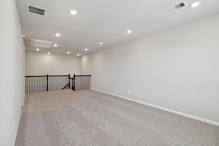 Spacious, unfurnished interior of a new home in Kemah Crossing - Luxe Series, Kemah (Image 21).