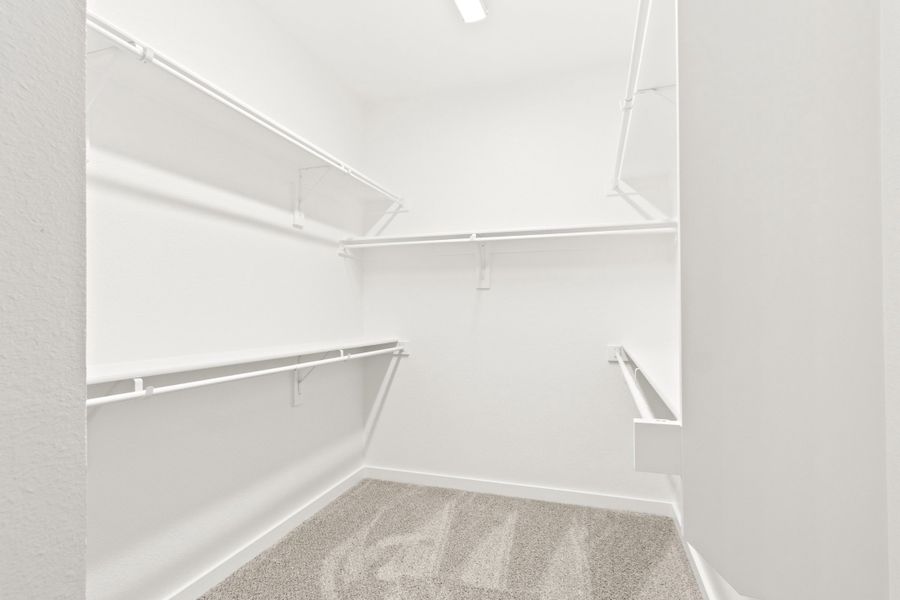 Spacious, unfurnished interior of a new home in Ten Mile Creek, Celina (Image 37).