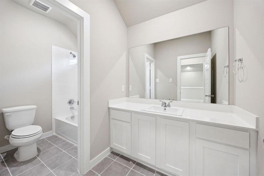 Furnished interior view inside a new home in Eastridge, McKinney (Image 16). Furnished interior view inside a new home in Eastridge, McKinney (Image 16).