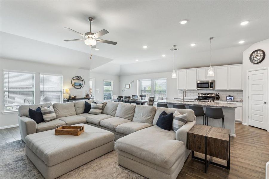 Open floorplan Open floorplan