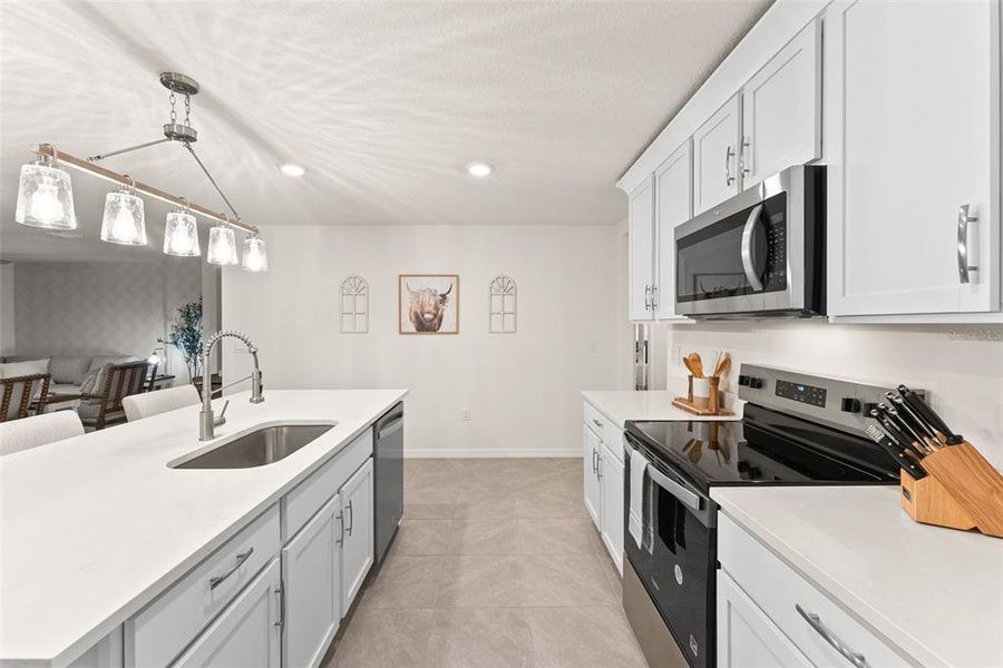 Furnished interior view inside a new home in , Spring Hill (Image 40).