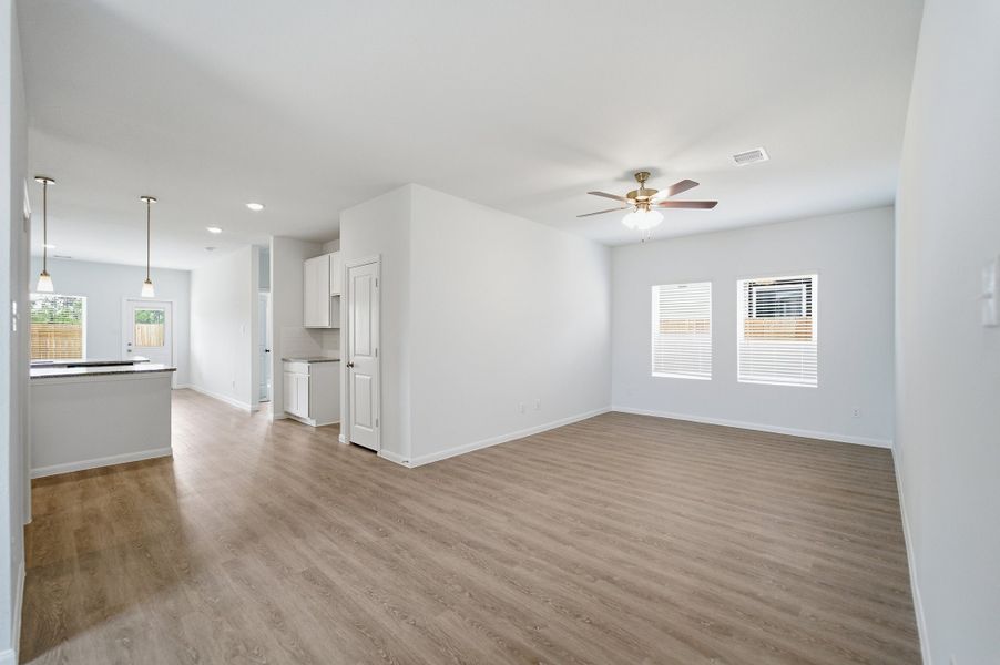 Spacious, unfurnished interior of a new home in The Pines at Seven Coves, Willis (Image 25).