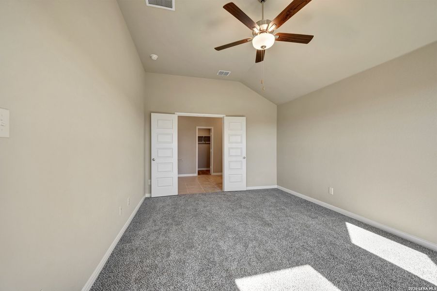 Spacious, unfurnished interior of a new home in Paloma Park, Converse (Image 38).