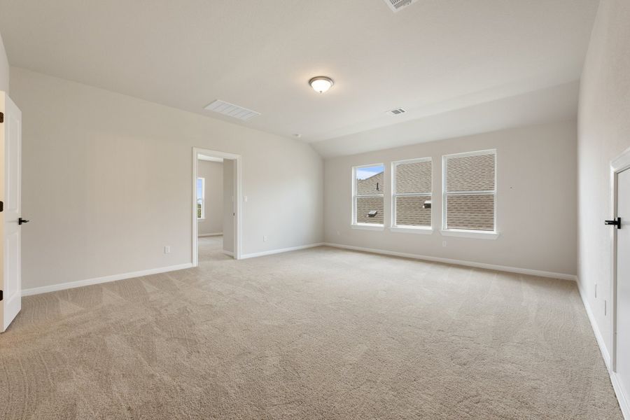 Representative unfurnished interior of a home built from the Thornton by Ashton Woods in Berry Creek Highlands, Georgetown (Image 24).
