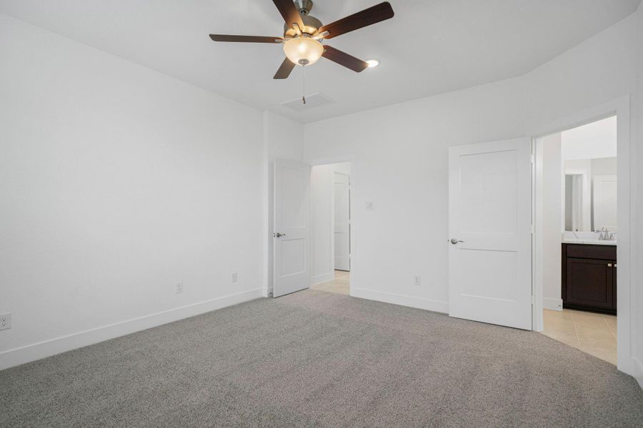 Spacious, unfurnished interior of a new home in Bridgeland, Cypress (Image 27). Spacious, unfurnished interior of a new home in Bridgeland, Cypress (Image 27).
