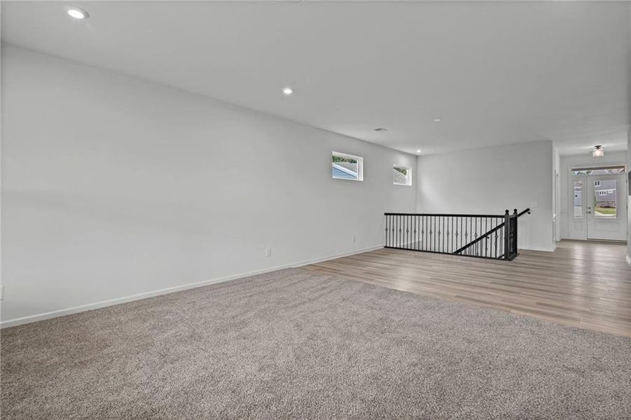 Spacious, unfurnished interior of a new home in Laurel Farms, Dallas (Image 41).