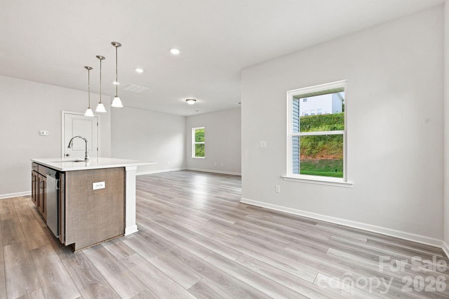 Spacious, unfurnished interior of a new home in Catawba Trace, Catawba (Image 18).