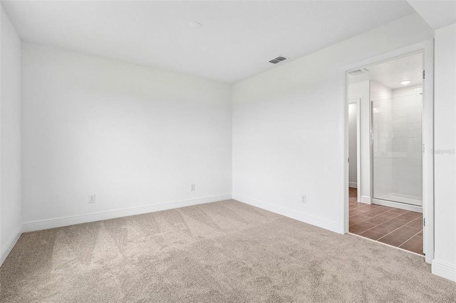 Spacious, unfurnished interior of a new home in Park View at the Hills, Minneola (Image 23).