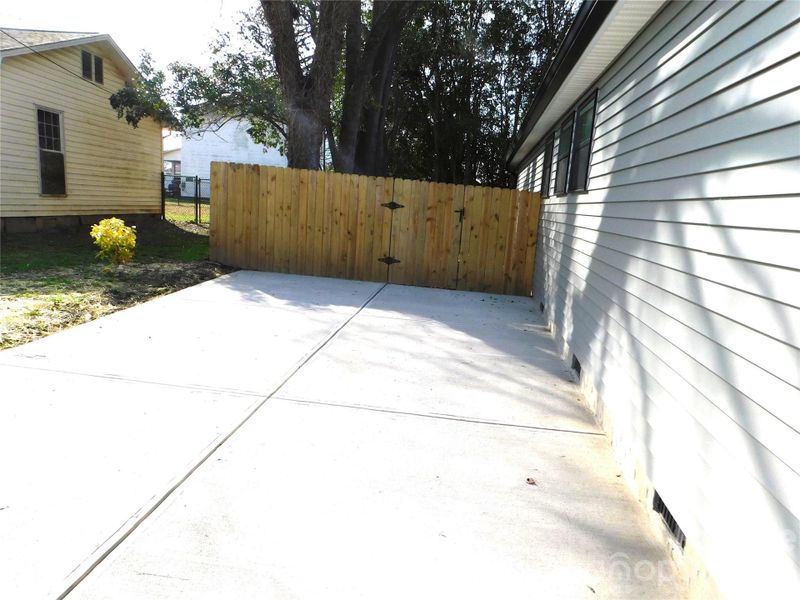 Exterior details and patio area of a home in , Stanley (Image 30).