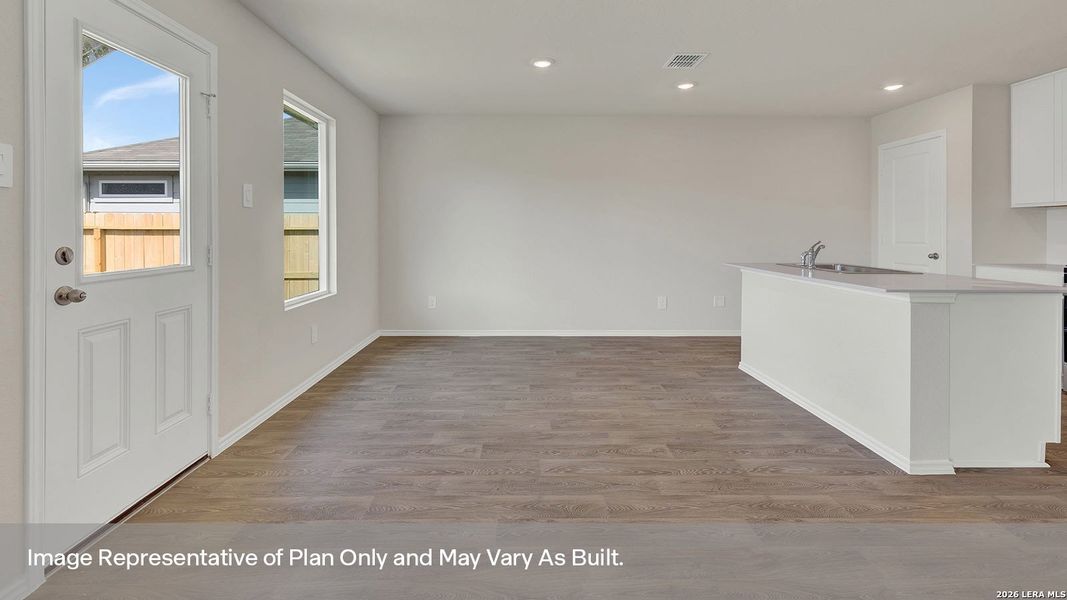 Spacious, unfurnished interior of a new home in Navarro Fields, Seguin (Image 10).
