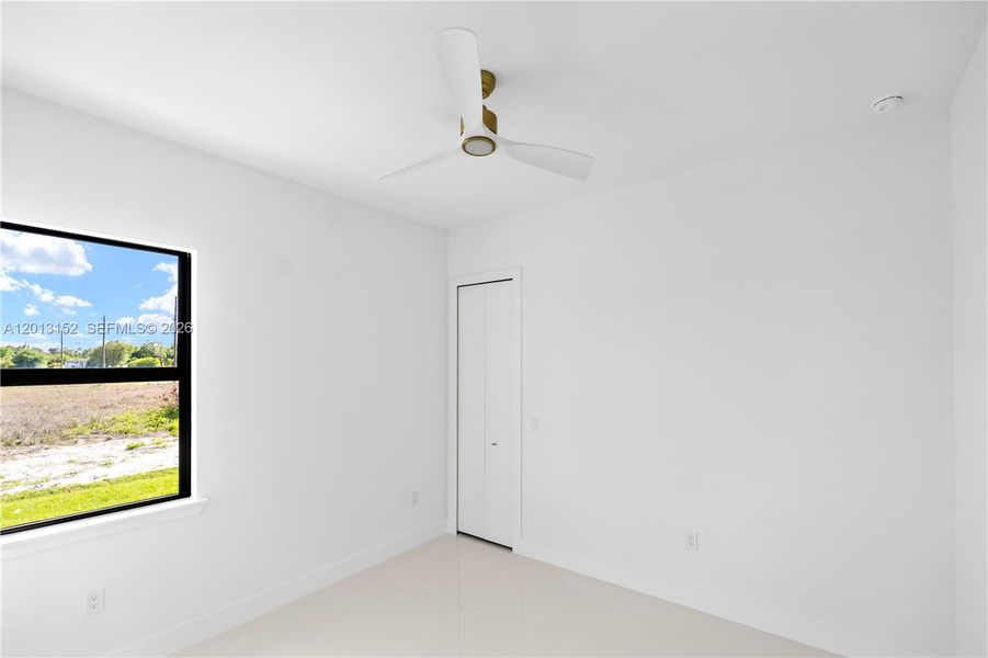 Spacious, unfurnished interior of a new home in , Lehigh Acres (Image 27).