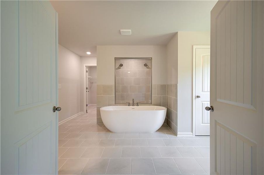 Furnished interior view inside a new home in Northcroft, Loganville (Image 6).